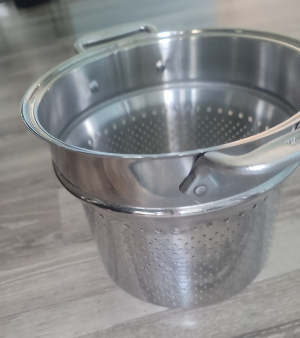 All-Clad Stainless Steel Pasta Spaghetti Steamer Strainer Pot Insert 9”